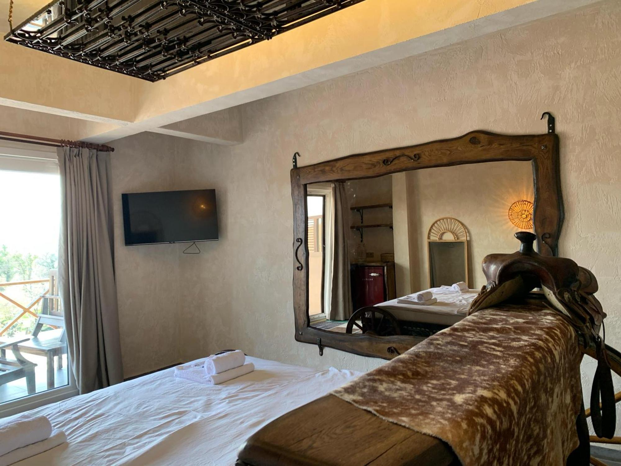 Mavi At Hotel Blue Horse Gumusdere Bagian luar foto